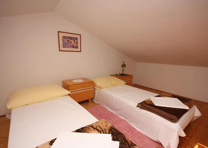 Apartments And Rooms By The Sea Supetarska Draga - Gonar, Rab - 2002 Gostinjska kuća 3*