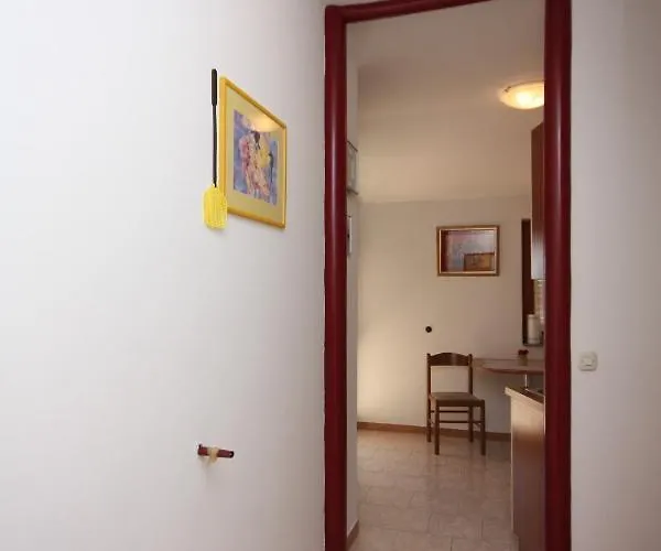 Apartments And Rooms By The Sea Supetarska Draga - Gonar, Rab - 2002 Gostinjska kuća 3*