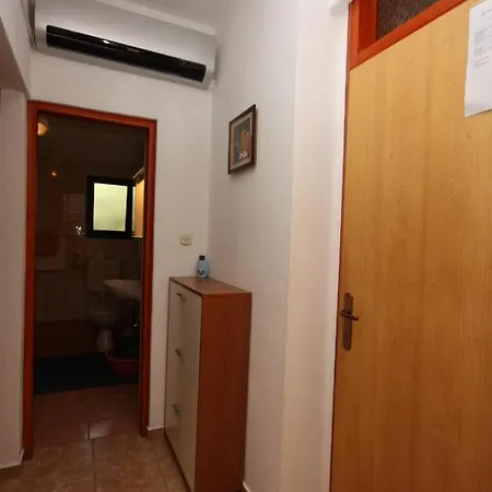 Apartments And Rooms By The Sea Supetarska Draga - Gonar, Rab - 2002 Guest house 3*